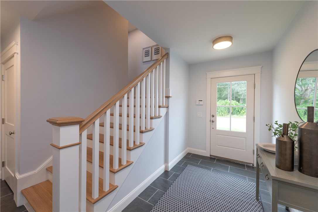 175 Middlebridge Road South Kingstown, RI 02879 - Photo 3 of 28