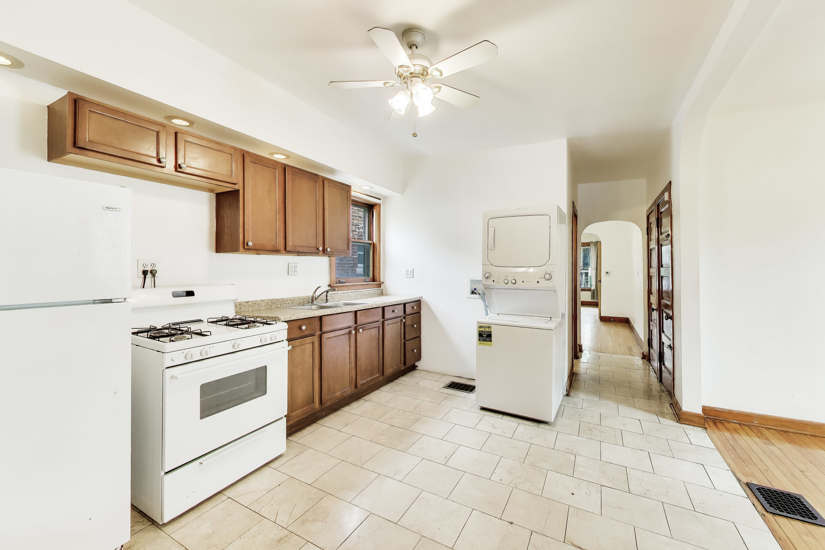 1112 North Spaulding Avenue Chicago, IL 60651 - Photo 5 of 25