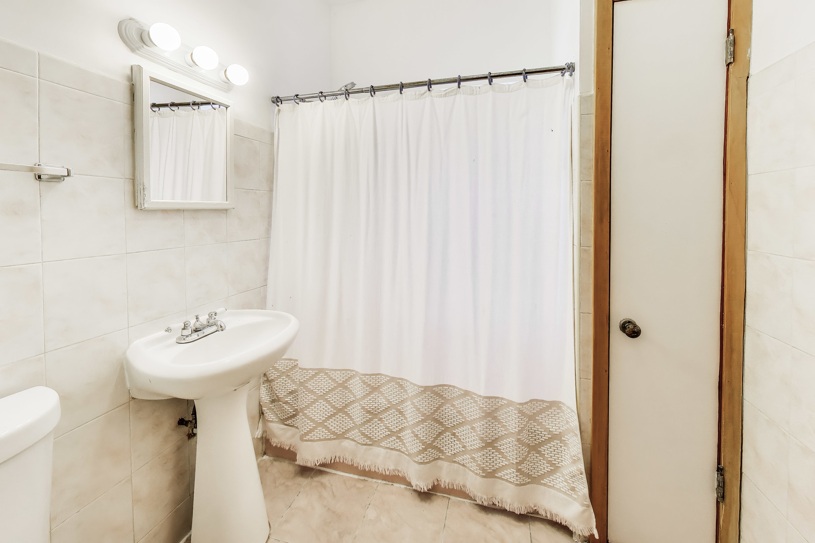 1112 North Spaulding Avenue Chicago, IL 60651 - Photo 9 of 25