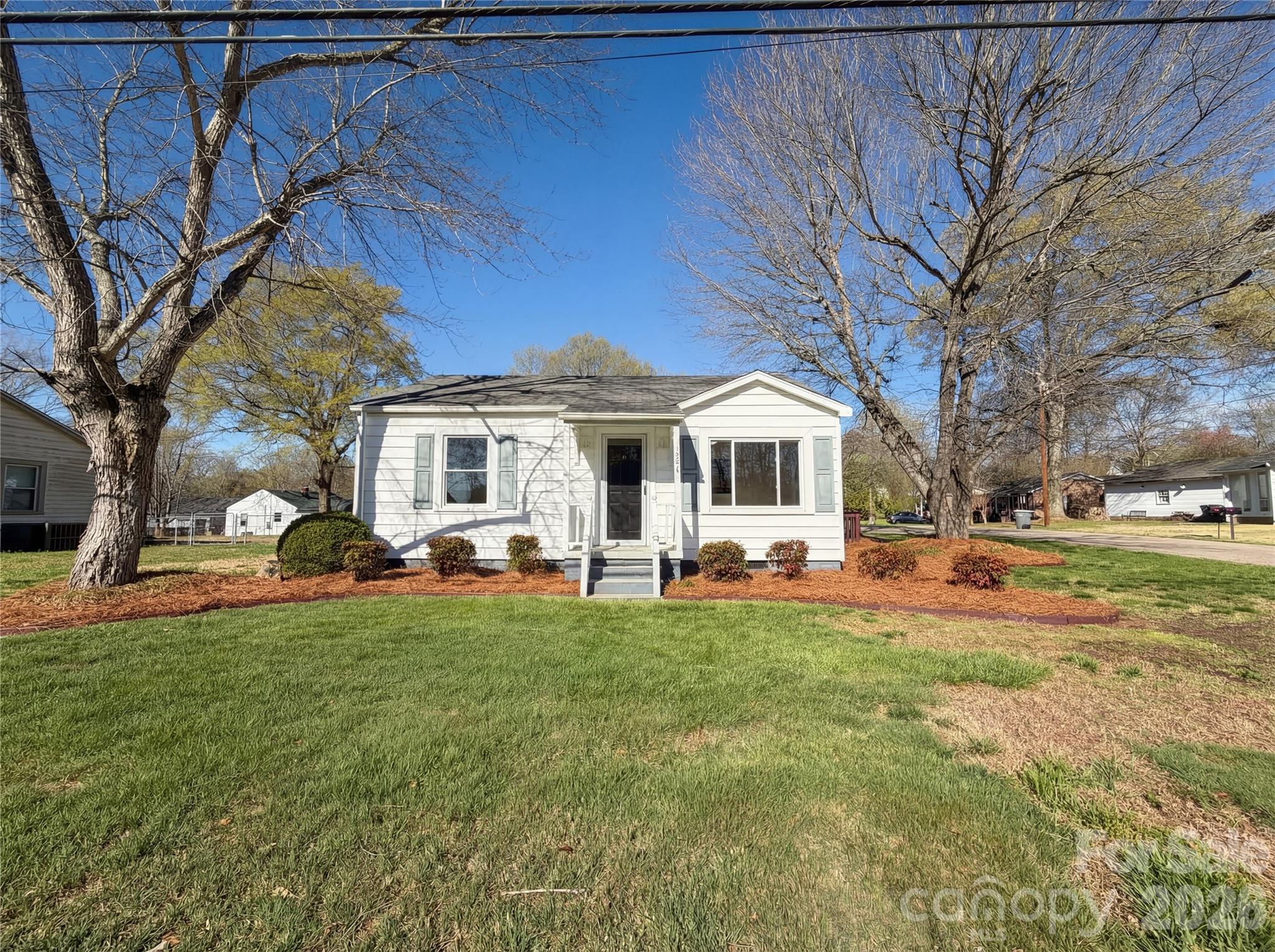 1433 Midlake Road Kannapolis, NC 28083 - Photo 1 of 17