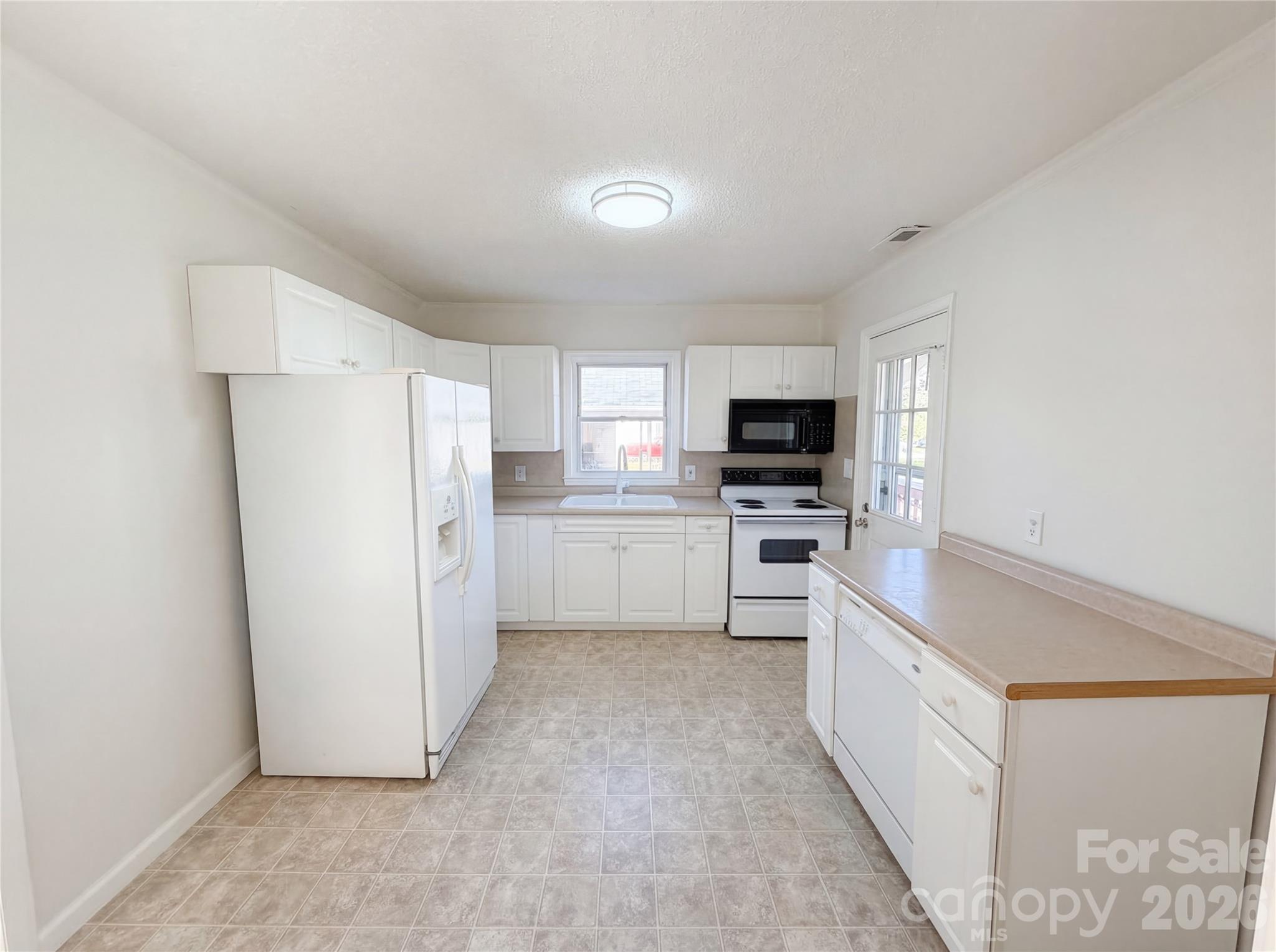 1433 Midlake Road Kannapolis, NC 28083 - Photo 7 of 17