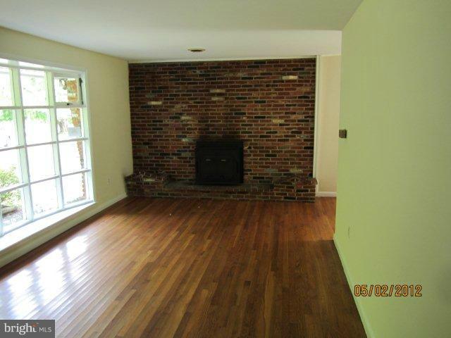 27912 Haley Road Easton, MD 21601 - Photo 6 of 7 Living Room
