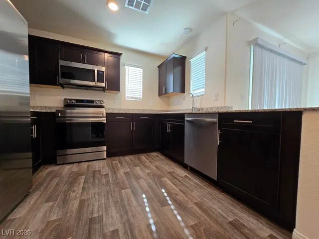 $1,725 | 2677 Saddle Bronze Court, North Las Vegas, NV 89086