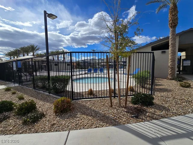 $1,725 | 2677 Saddle Bronze Court, North Las Vegas, NV 89086