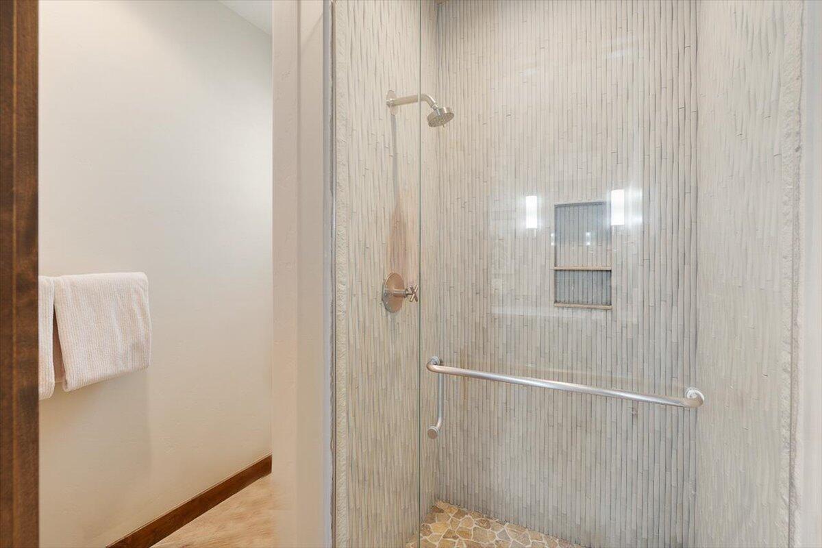 22982 Ghost Tree Lane Bend, OR 97701 - Photo 18 of 49 43-Ghost Tree Ln Extra-39