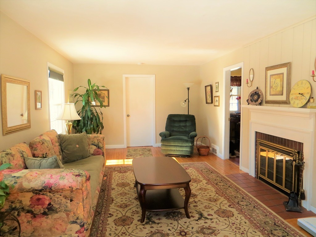 5 Ridgewood Road Wilbraham, MA 01095 - Photo 3 of 26 Gallery Image 3