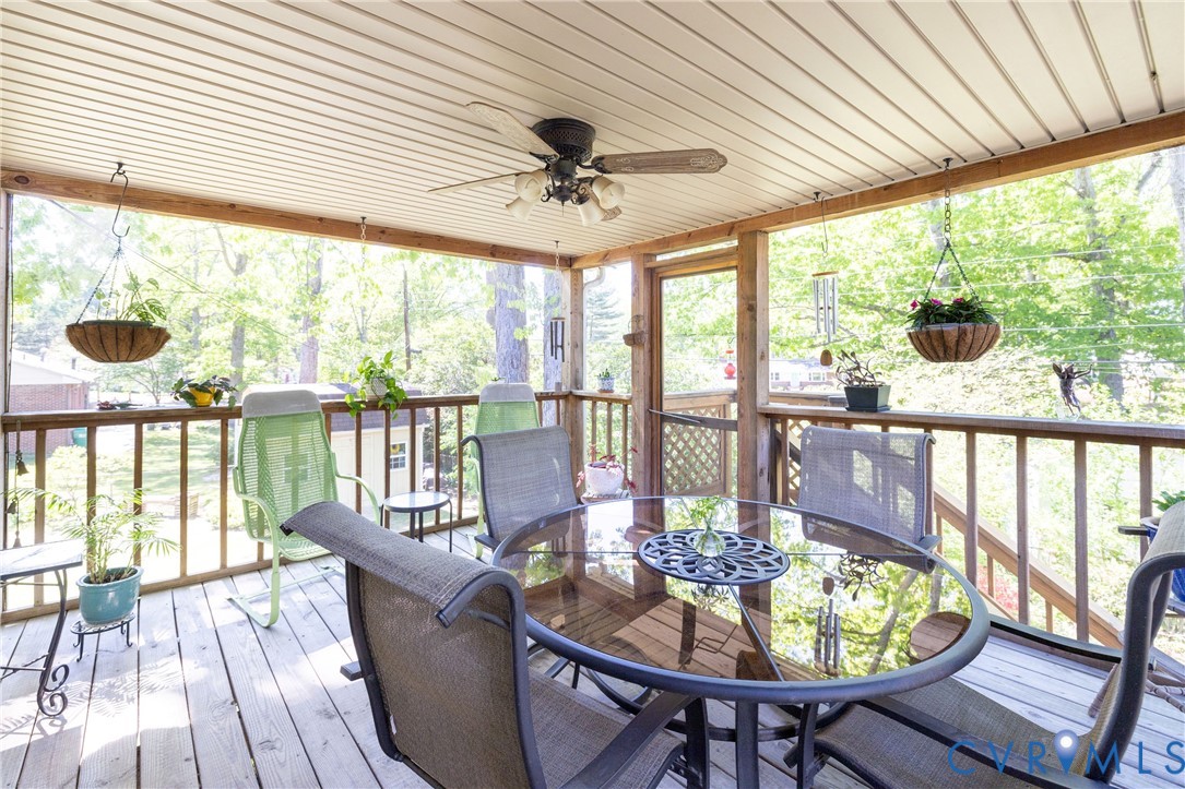 802 Maybeury Drive Henrico, VA 23229 - Photo 29 of 34 Screened in porch