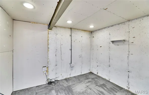 $329,500 | 1211 Big Bend Road, Ballwin, MO 63021