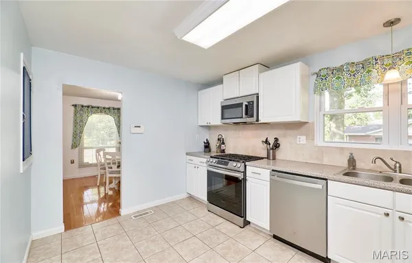 $329,500 | 1211 Big Bend Road, Ballwin, MO 63021