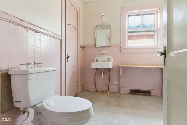 $224,900 | 105 South Guthrie Avenue, Durham, NC 27703