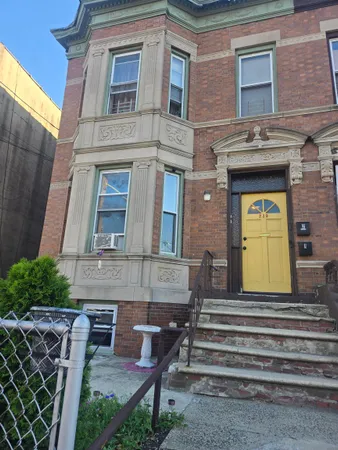 $2,250 | 239 Fulton Avenue, Unit 1, Jersey City, NJ 07305