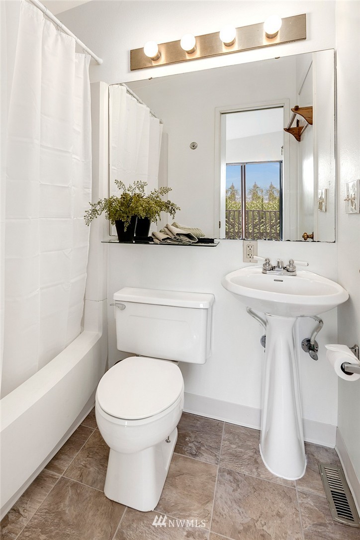 3217 East Madison Street Seattle, WA 98112 - Photo 13 of 20