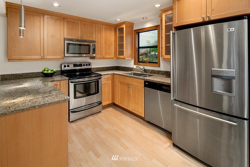 3217 East Madison Street Seattle, WA 98112 - Photo 6 of 20