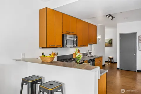$475,000 | 1414 12th Avenue, Unit 203, Seattle, WA 98122