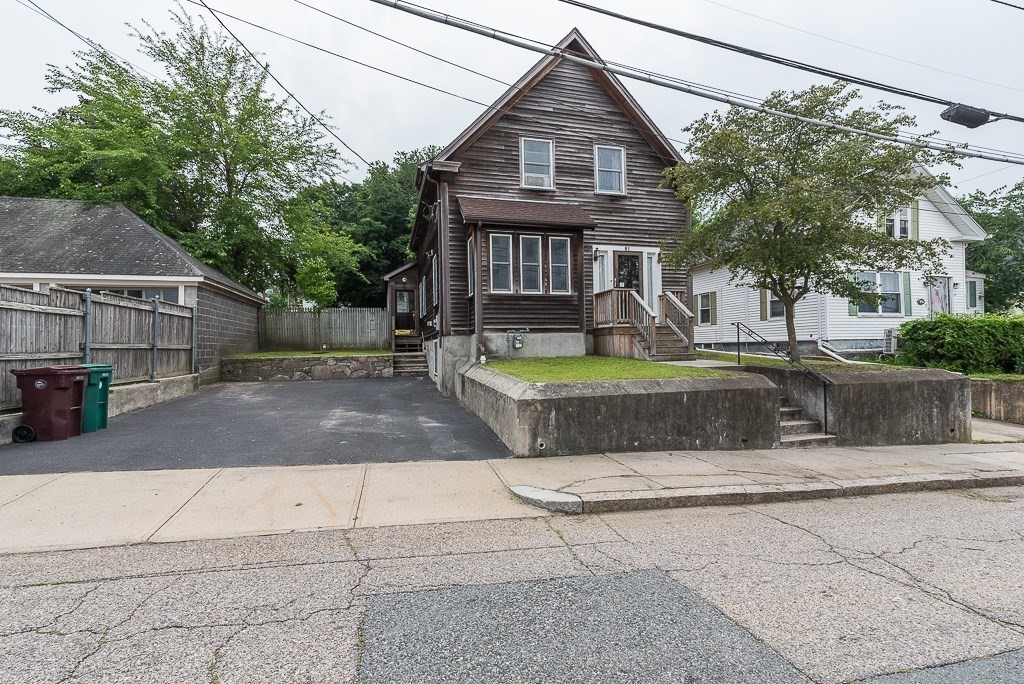 81 Pine Street Woonsocket, RI 02895 - Photo 3 of 32 Gallery Image 3