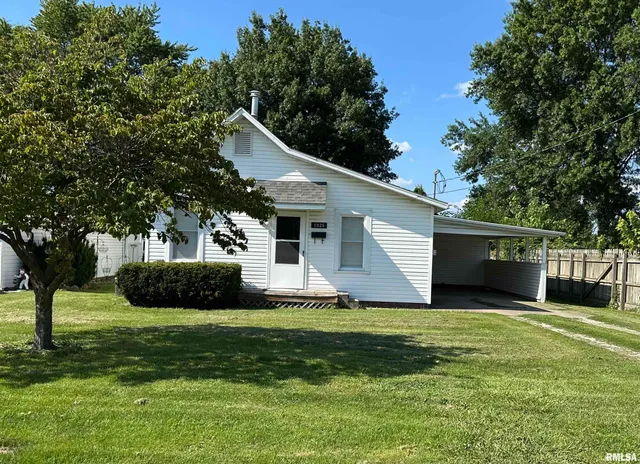 $95,900 | 1028 East Oak Street, Macomb, IL 61455
