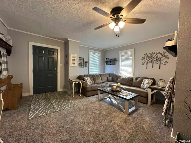 $95,900 | 1028 East Oak Street, Macomb, IL 61455