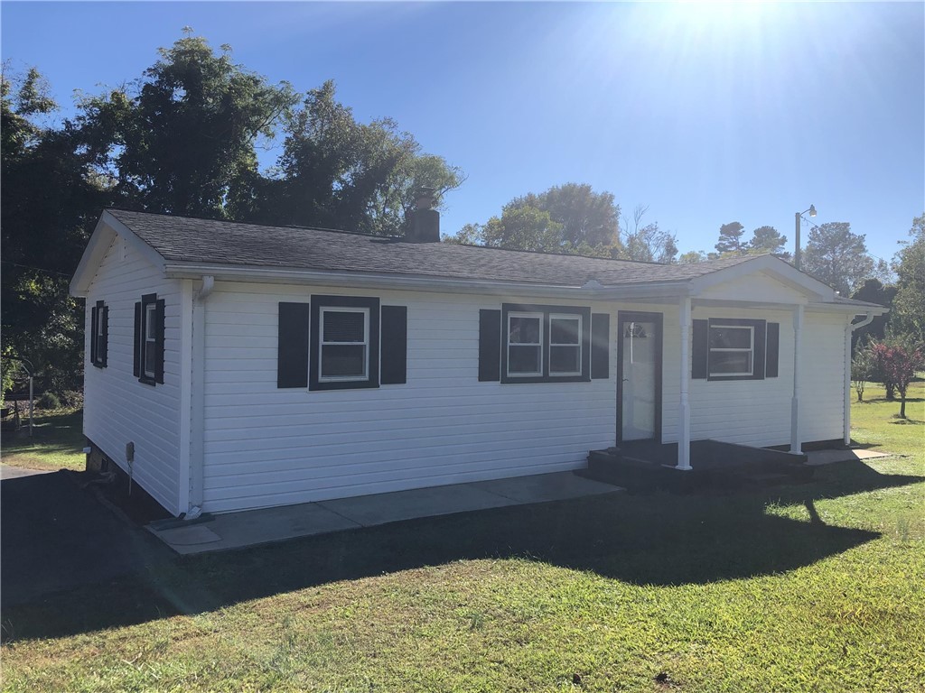 1728 Clearmont Road Westminster, SC 29693 - Photo 1 of 10