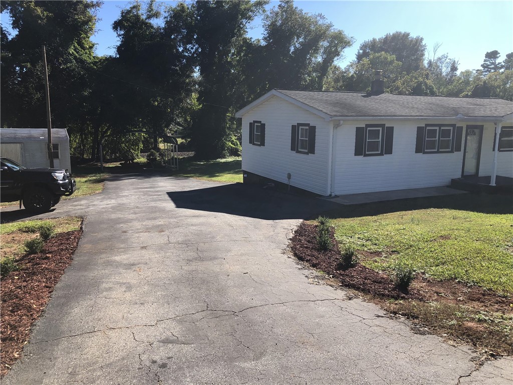 1728 Clearmont Road Westminster, SC 29693 - Photo 7 of 10