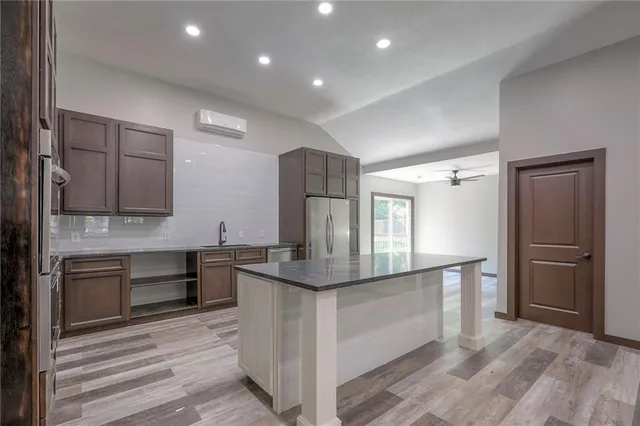 $259,950 | 735 East Devon Street, Independence, MO 64055