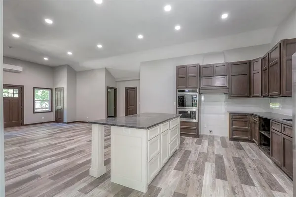 $259,950 | 735 East Devon Street, Independence, MO 64055