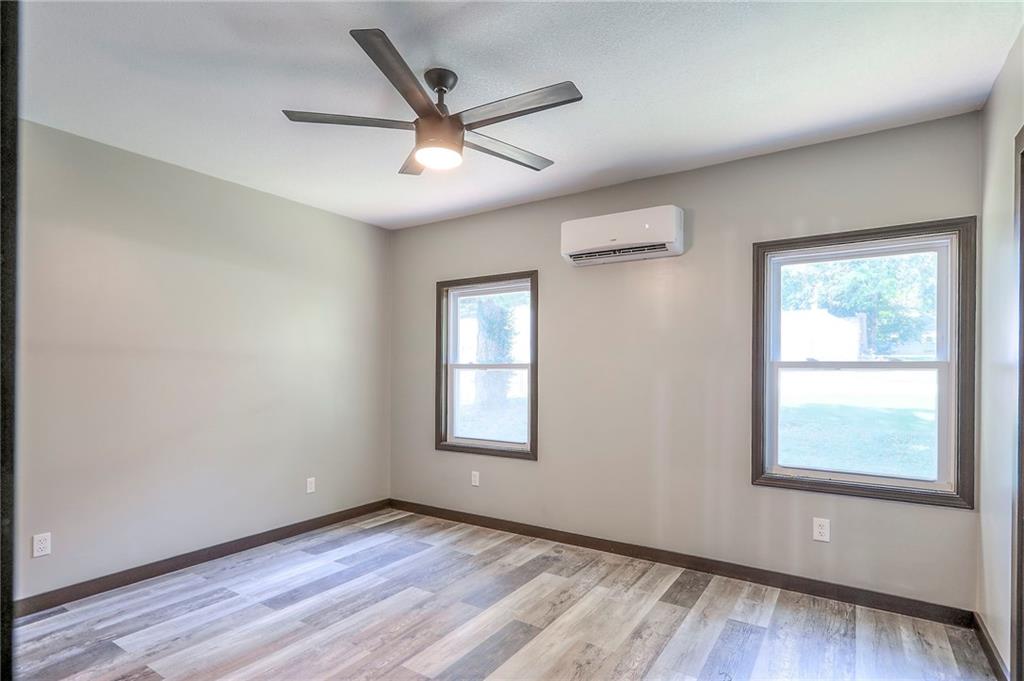 735 East Devon Street Independence, MO 64055 - Photo 20 of 36