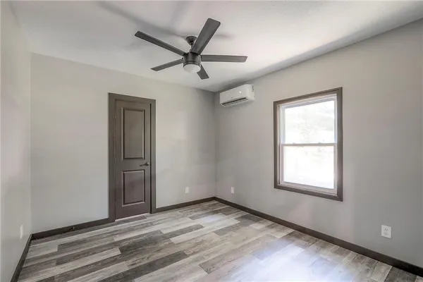 $259,950 | 735 East Devon Street, Independence, MO 64055