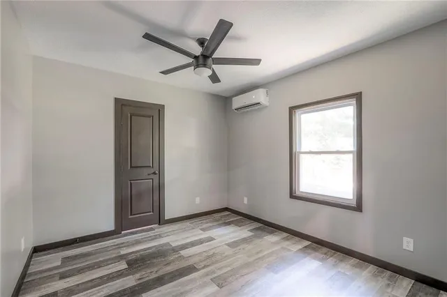 $259,950 | 735 East Devon Street, Independence, MO 64055