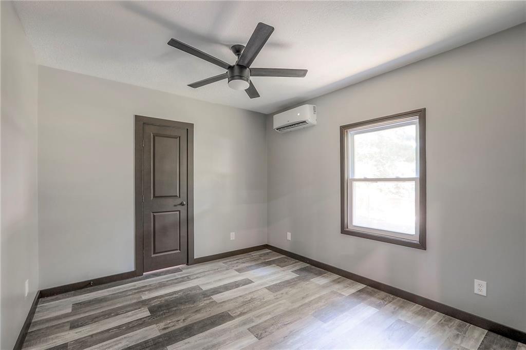 735 East Devon Street Independence, MO 64055 - Photo 24 of 36