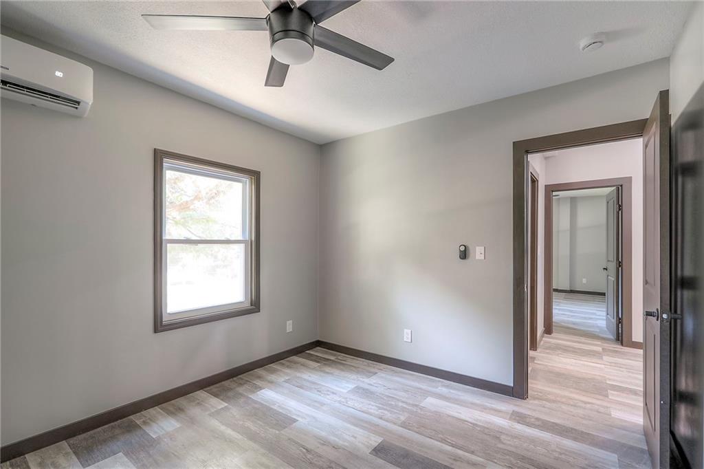 735 East Devon Street Independence, MO 64055 - Photo 25 of 36