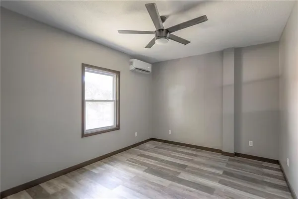 $259,950 | 735 East Devon Street, Independence, MO 64055