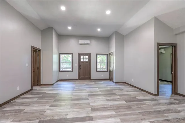 $259,950 | 735 East Devon Street, Independence, MO 64055