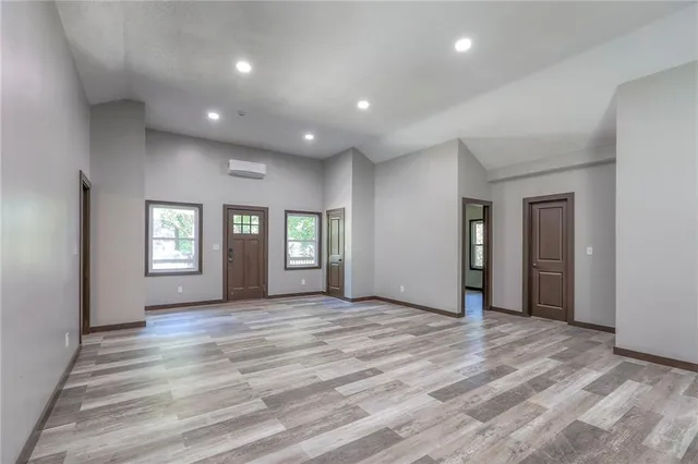 $259,950 | 735 East Devon Street, Independence, MO 64055