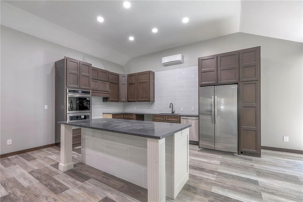 735 East Devon Street Independence, MO 64055 - Photo 10 of 36