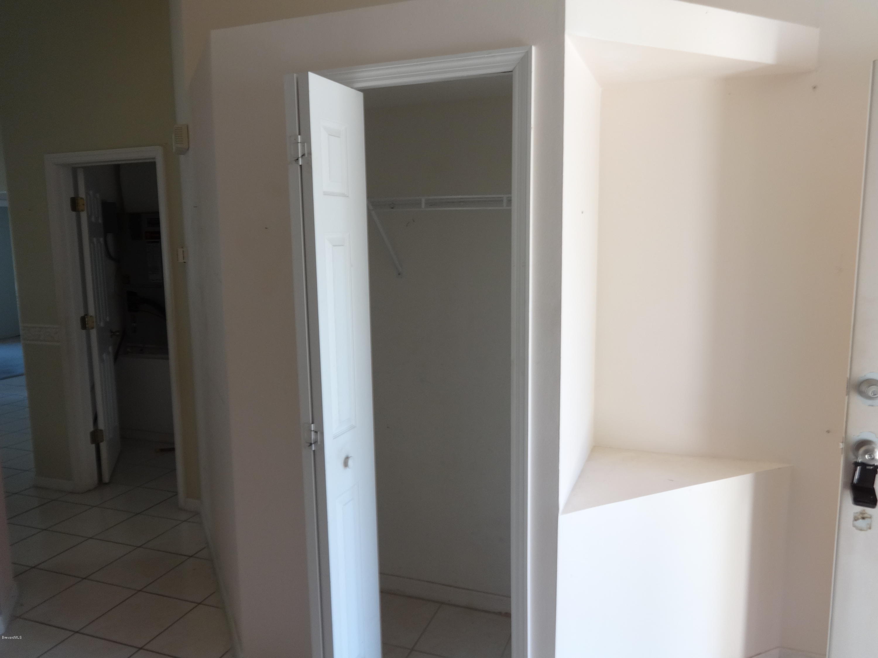 246 Crystal Lake Road Melbourne, FL 32901 - Photo 4 of 14 DSC00874