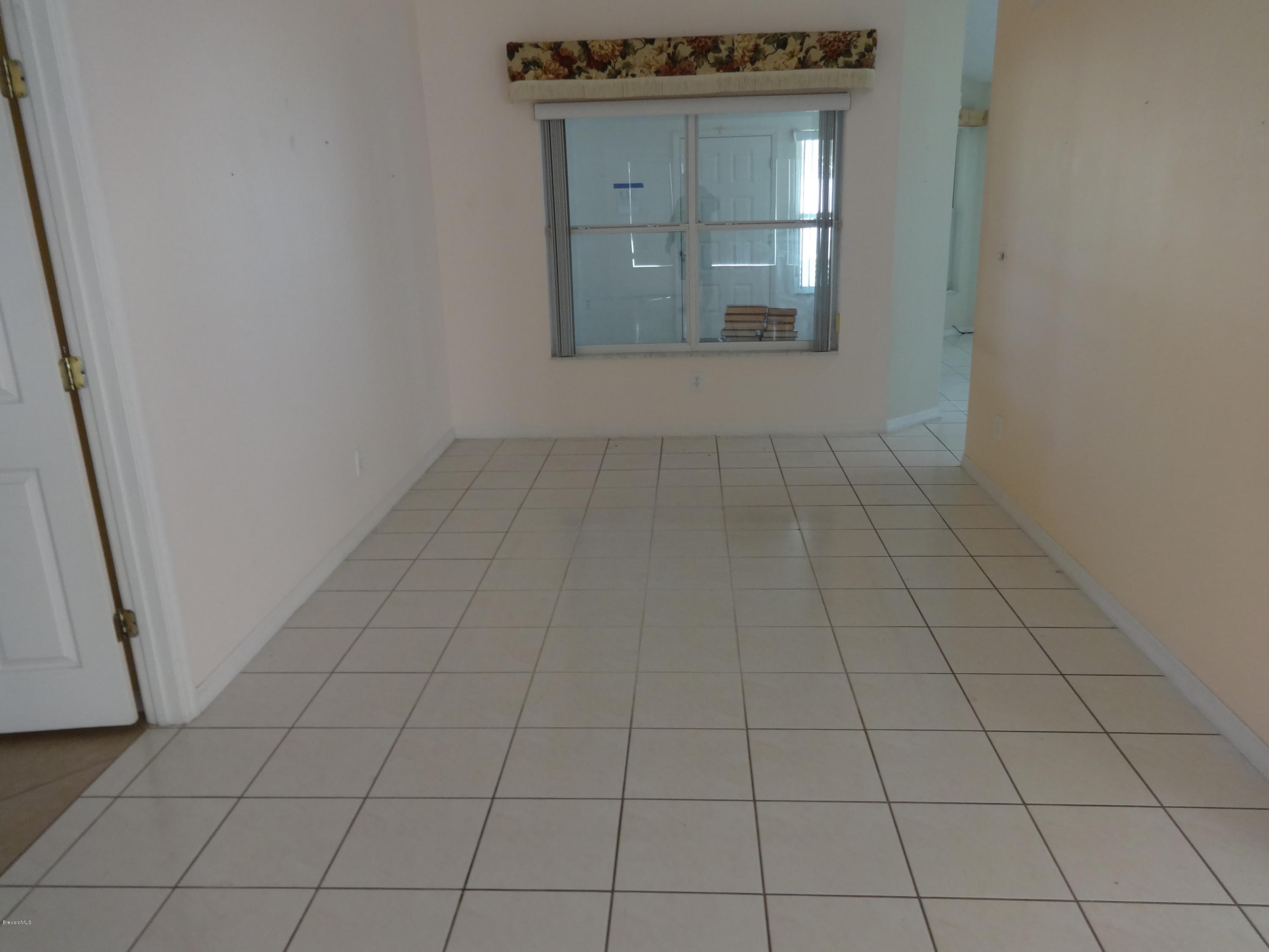 246 Crystal Lake Road Melbourne, FL 32901 - Photo 5 of 14 DSC00878