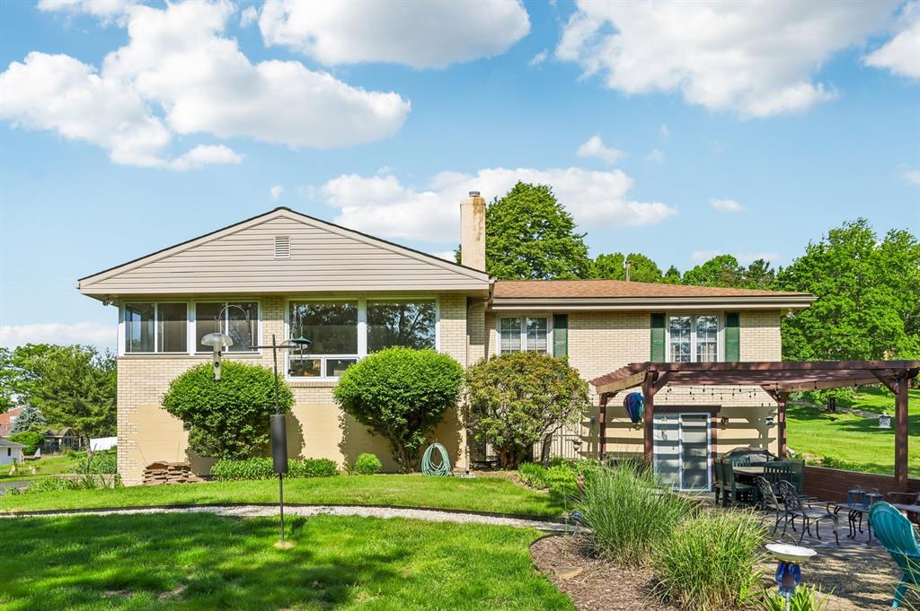 9102 Foxhunt Road Pittsburgh, PA 15237 - Photo 4 of 50 Gallery Image 4