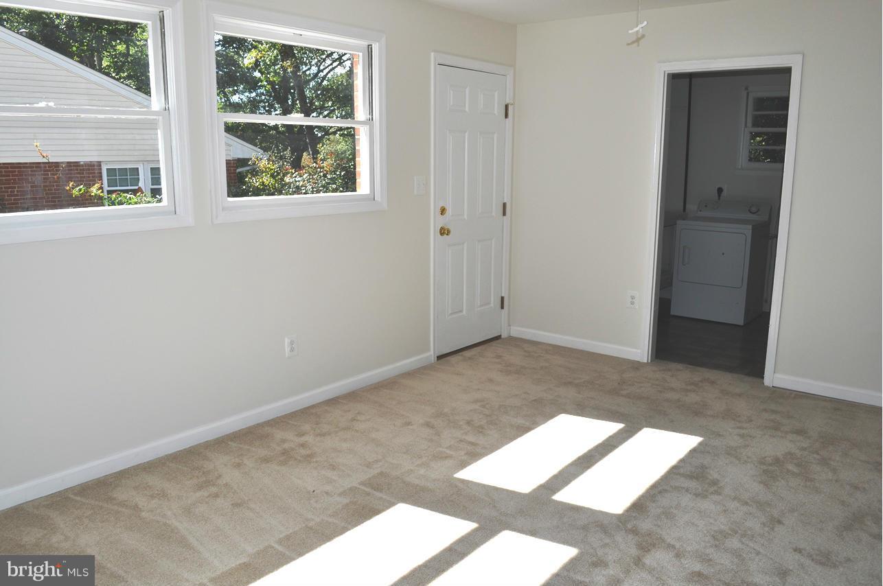5309 Moultrie Road Springfield, VA 22151 - Photo 5 of 11 Family room full of natural light.