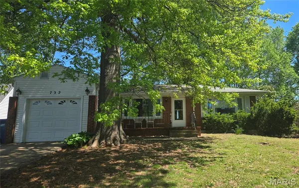 $216,000 | 732 East Lake Drive, Edwardsville, IL 62025