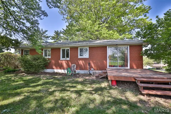 $216,000 | 732 East Lake Drive, Edwardsville, IL 62025