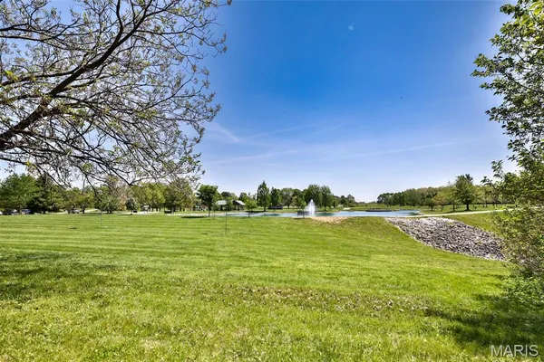 $216,000 | 732 East Lake Drive, Edwardsville, IL 62025