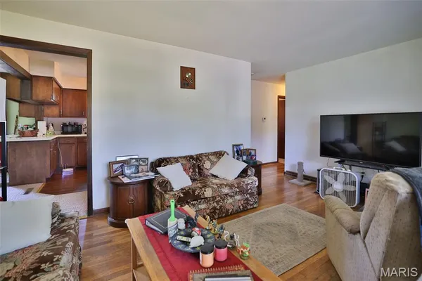 $216,000 | 732 East Lake Drive, Edwardsville, IL 62025