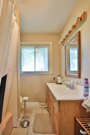$216,000 | 732 East Lake Drive, Edwardsville, IL 62025