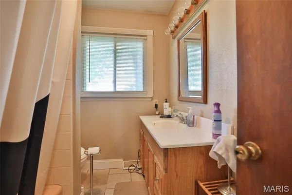 $216,000 | 732 East Lake Drive, Edwardsville, IL 62025