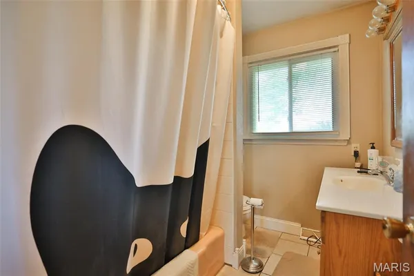 $216,000 | 732 East Lake Drive, Edwardsville, IL 62025