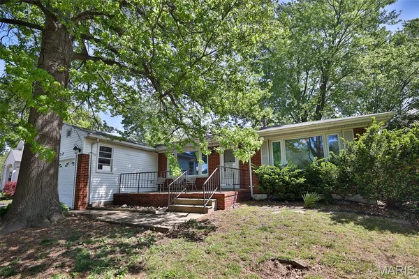 $216,000 | 732 East Lake Drive, Edwardsville, IL 62025
