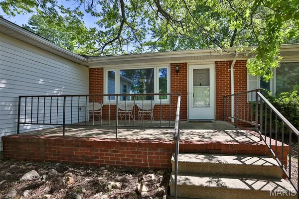 $216,000 | 732 East Lake Drive, Edwardsville, IL 62025