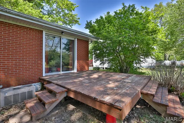 $216,000 | 732 East Lake Drive, Edwardsville, IL 62025