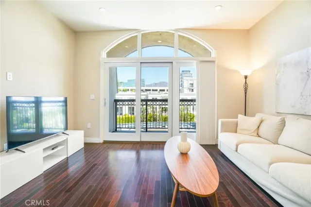 $6,000 | 603 Caruso Avenue, Glendale, CA 91210