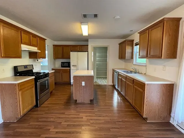 $1,895 | 2505 Winslow Drive, Leander, TX 78641